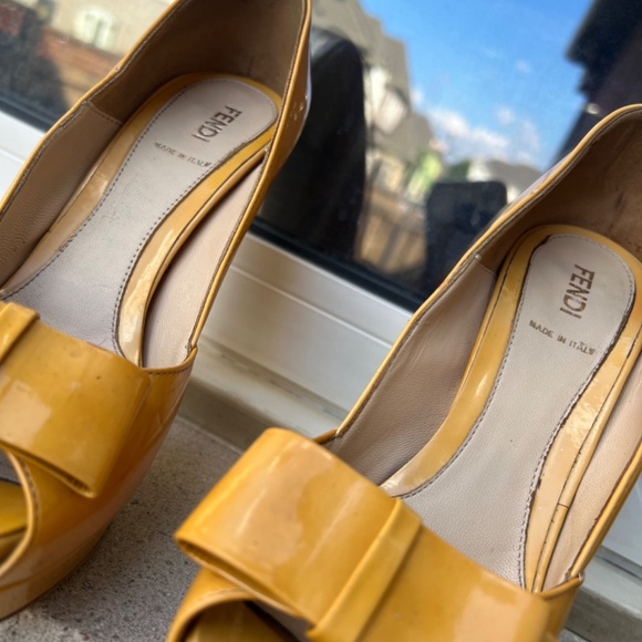 Fendi Open Toe, Bow Platform Pump; Size 36.5 (6.5) - Picture 11 of 14